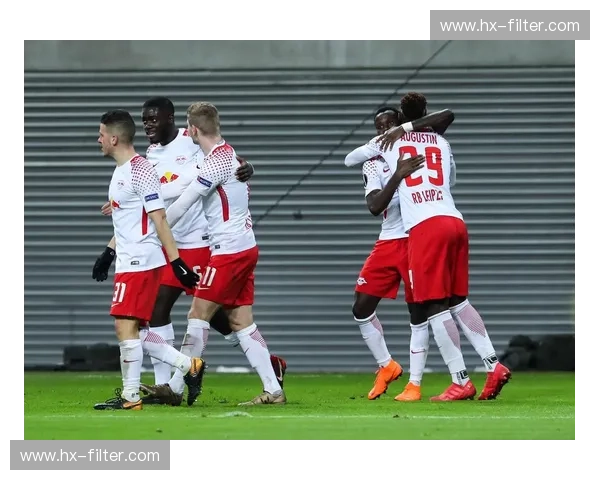 欧联杯巅峰对决：里昂的荣耀之夜，泽尼特的铁血征途